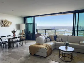 Luxury Penthouse Sydney Skyline Views - Image 2