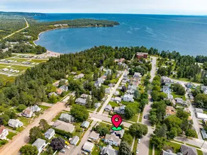 3BR Family Homebase 2 Blocks to Lake Superior - Image 4