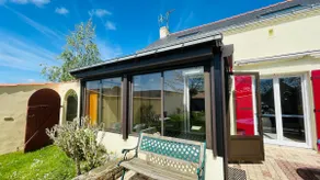 Bright house with garden in Coueron - Image 5