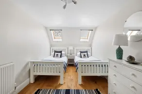 One-bed central retreat in Brockenhurst - Image 5