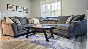 Large Private Yard, 4br home, Walk to town center - Image 4