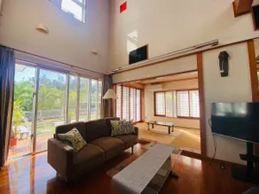 [Sea, Pizza Oven, and BBQ] Large house with a large lawn and flower garden, palm garden - Image 3