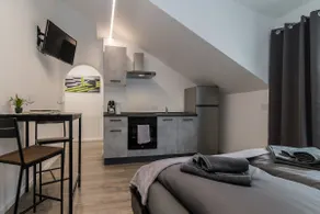 Mini-Apartment 6 - Image 2