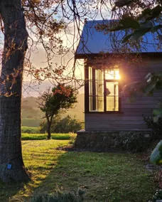 Blue Hills Luxury Farm Stay - Image 2