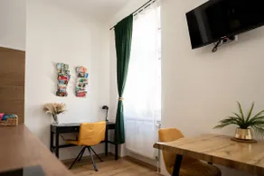 Jakomini | Close to the city center | Home office | Optional parking - Image 4