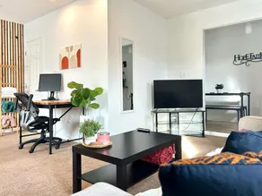 Cozy & Private Poolside Suite • 15 min ASU/Airport - Image 3
