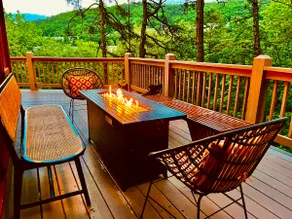 Cozy Retro Lodge~Pool Pass~Arcade~Mountain Views! - Image 3