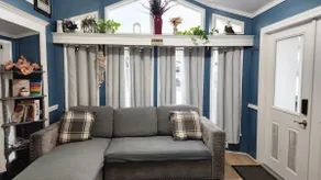 TINY Cottage in Hudson Bend Road - Image 4