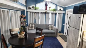 TINY Cottage in Hudson Bend Road - Image 5