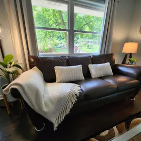 Airport Hideaway 4beds, 3BR, 2Ba 8 mins to Airport - Image 3