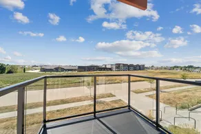 Modern 1-Bed @ The Residence - Image 3