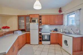 Near airport/town/bus,AC,washing machine,fast wifi - Image 3