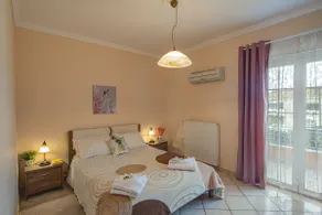 Near airport/town/bus,AC,washing machine,fast wifi - Image 4