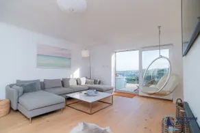 Ultimate Coastal Escape - Stylish & Estuary Views - Image 2