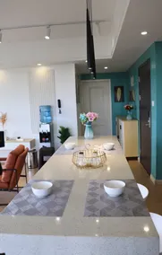 Stylish Getaway with Scenic Views & Modern Comfort - Image 5