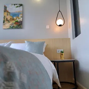 Stylish Getaway with Scenic Views & Modern Comfort - Image 3