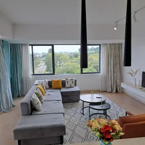 Stylish Getaway with Scenic Views & Modern Comfort - Image 2