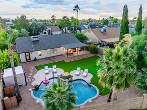 Beautiful Retreat w/ Free Heated Pool, Spa & Golf - Image 2