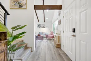 Cozy Little Townhouse near Local Eats - Image 2