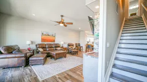 Modern 2 bedroom condo. - Image 2