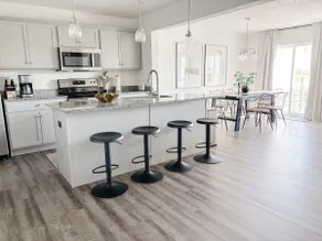 Penn State Gem, 3BR, Garage, 7 Min to Stadium - Image 3