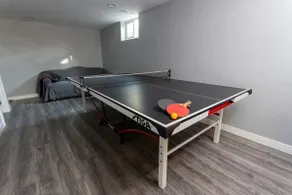 Custom Spacious 4br w/ Sk8 Bowl & Fire Pit - Image 3