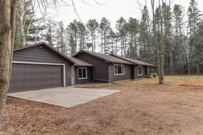 Secluded Lk Estate w Trails, Water Toys & Air Hcky - Image 3