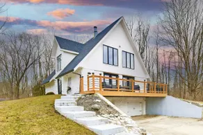 Peaceful, Stunning A-Frame Home near hiking trails - Image 2