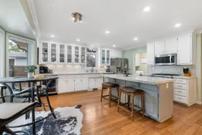 VIEWS, VIEWS, VIEWS! Great Winter Retreat Prices! - Image 2