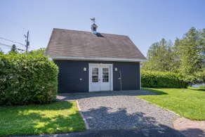 Au Bord de l'Eau – Cottage with private dock - Image 5