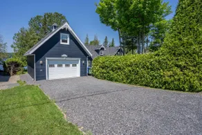 Au Bord de l'Eau – Cottage with private dock - Image 4