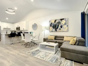 Luxe Home- Heated Pool |BBQ Grill |5 min to Beach! - Image 5
