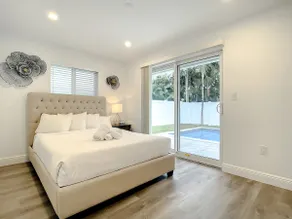Luxe Home- Heated Pool |BBQ Grill |5 min to Beach! - Image 2
