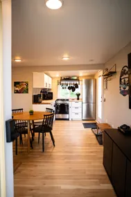Lakefront Cabin, private beach, outdoor games - Image 4