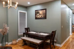Cozy, Elegant, Central Bucktown/Wicker Park Apt - Image 3
