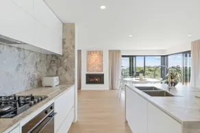Sorrento Beach Escape - Image 4