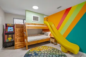 Pink Spot w/ Hot Tub, Game Room + Crazy Bunk Bed! - Image 2