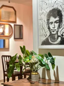 Stunning Art filled / Water View apt in Kochi - Image 4
