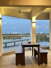 Stunning Art filled / Water View apt in Kochi - Image 3