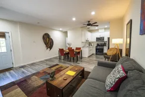 Gorgeous one bedroom with full kitchen - Pasadena - Image 2