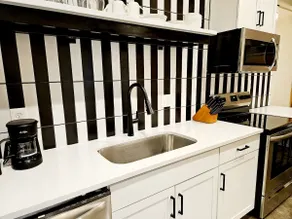 Modern Studio near Plaza District - Image 2