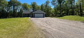 The Ridge - NEW Modern Home! - Image 4