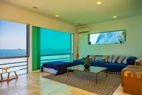 Oceanfront villa in best location - Image 5