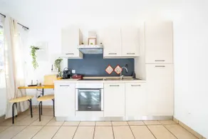 Centrally located studio apartment with private parking, Lugano - Image 5