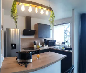 Air-conditioned 2-bedroom apartment with Arrive Autonomously! - Image 4