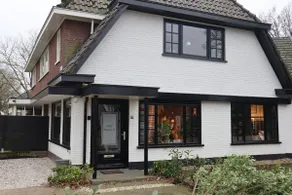 1930s apartment with loft - Image 2