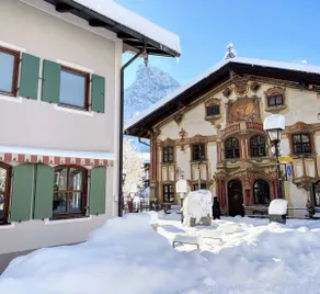 A modern Bavarian atmosphere in the city center - Image 2
