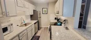 Studio 409 | Accessible 1st Floor w/ Premium Wifi - Image 4