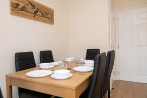 Lovely refurbed 4 bed house in Black Country - Image 3