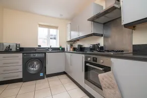Lovely refurbed 4 bed house in Black Country - Image 4